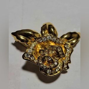 NWOT Avon Passion Rose Brooch / Pin - Gold-tone with Crystals 1996 -Original Box